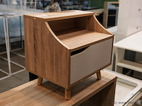Sidetable, kast & vloerlamp - afbeelding 2 van  4
