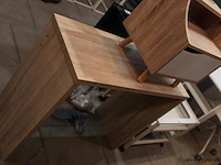 Sidetable, kast & vloerlamp - afbeelding 3 van  4