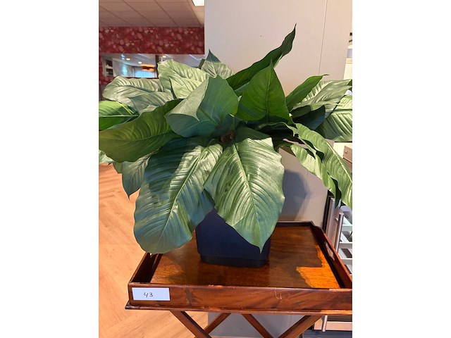 Sidetable met kunstplant - afbeelding 3 van  4