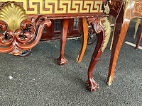 Sidetable met memorabilia - afbeelding 7 van  9