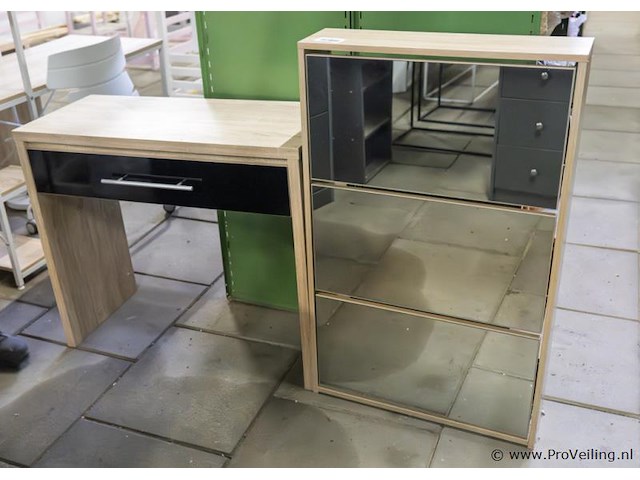 Sidetable & schoenenkast - afbeelding 1 van  1