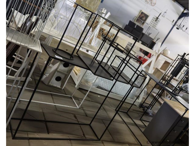 Sidetable, wandrekken (3x) & bloempot - afbeelding 1 van  4