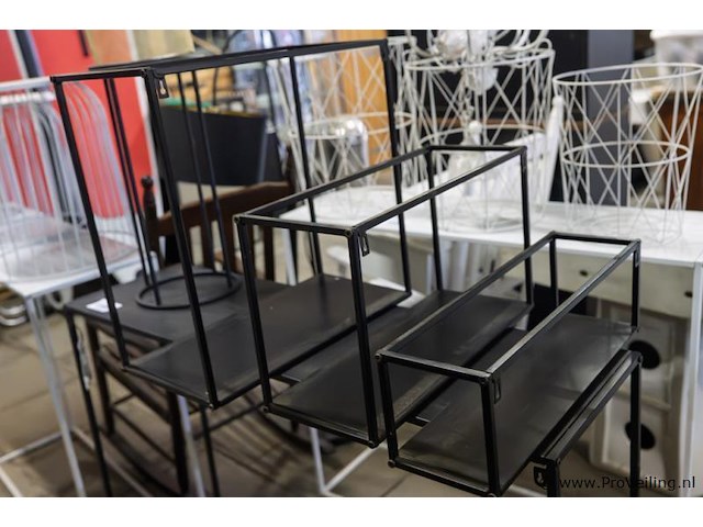 Sidetable, wandrekken (3x) & bloempot - afbeelding 3 van  4