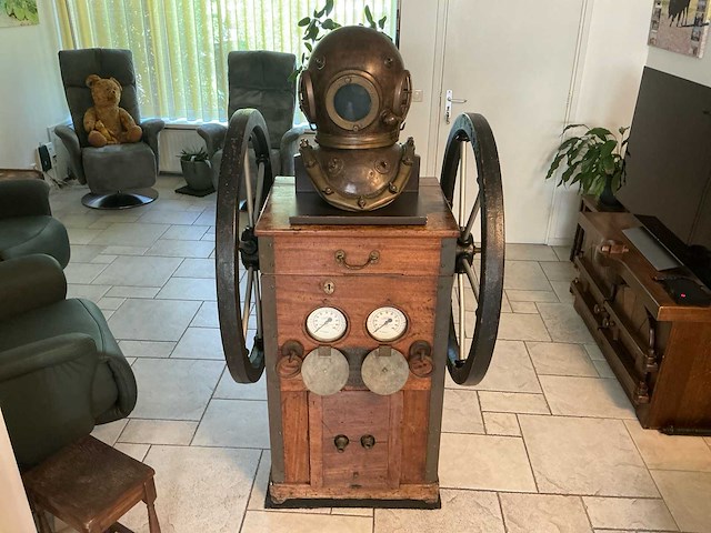 Siebe gorman & co. ltd. - antieke diepzeeduikuitrusting - vroege 20e eeuw - afbeelding 1 van  49