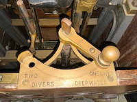 Siebe gorman & co. ltd. - antieke diepzeeduikuitrusting - vroege 20e eeuw - afbeelding 24 van  49
