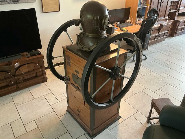 Siebe gorman & co. ltd. - antieke diepzeeduikuitrusting - vroege 20e eeuw - afbeelding 46 van  49