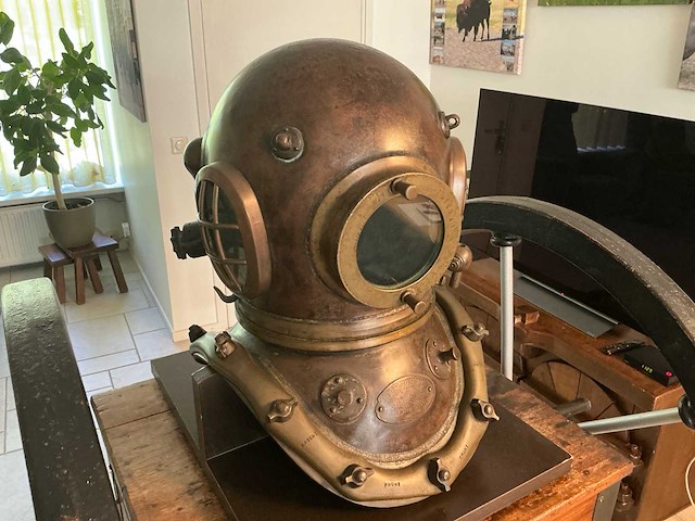 Siebe gorman & co. ltd. - antieke diepzeeduikuitrusting - vroege 20e eeuw - afbeelding 5 van  49