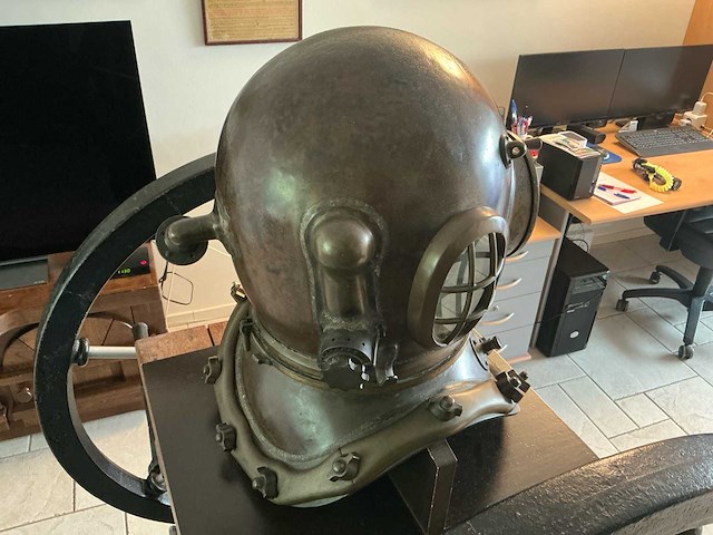 Siebe gorman & co. ltd. - antieke diepzeeduikuitrusting - vroege 20e eeuw - afbeelding 14 van  49