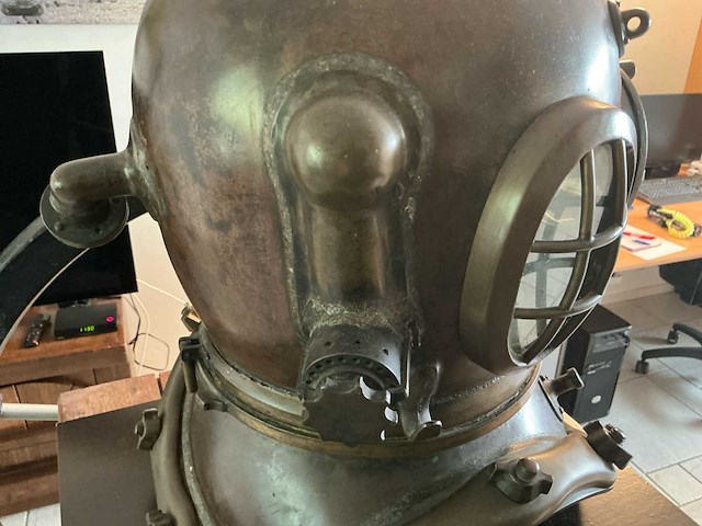 Siebe gorman & co. ltd. - antieke diepzeeduikuitrusting - vroege 20e eeuw - afbeelding 15 van  49