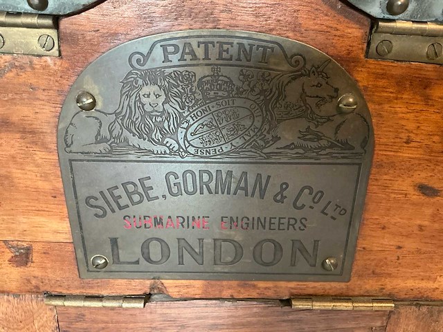 Siebe gorman & co. ltd. - antieke diepzeeduikuitrusting - vroege 20e eeuw - afbeelding 28 van  49