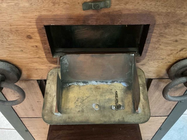 Siebe gorman & co. ltd. - antieke diepzeeduikuitrusting - vroege 20e eeuw - afbeelding 32 van  49