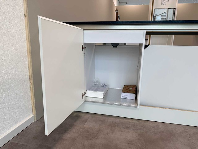 Siematic - showroomkeuken met apparatuur - afbeelding 13 van  18