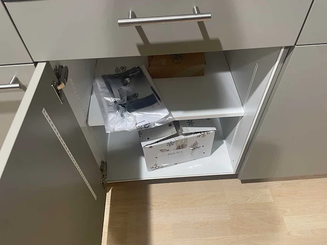 Siematic - showroomkeuken met bauknecht apparatuur - afbeelding 4 van  37