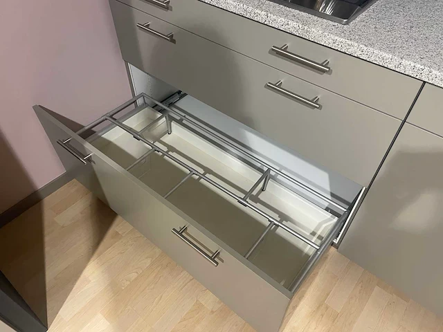 Siematic - showroomkeuken met bauknecht apparatuur - afbeelding 8 van  37