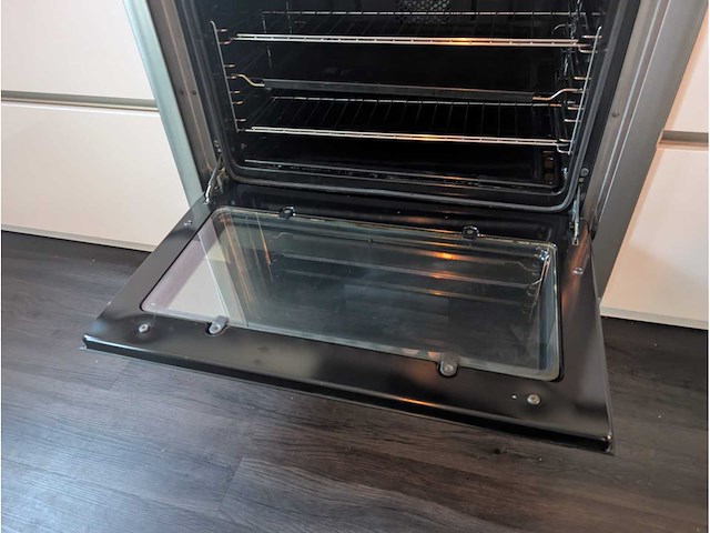 Siematic - showroomkeuken met pelgrim apparatuur - afbeelding 5 van  28