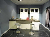 Siematic eiland showroomkeuken met kastenwand