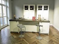 Siematic eiland showroomkeuken met kastenwand - afbeelding 11 van  15