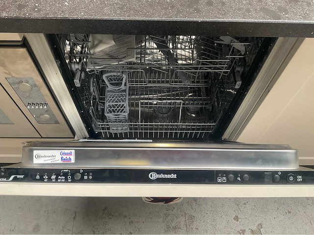 Siematic eiland showroomkeuken met kastenwand - afbeelding 12 van  15