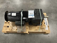 Siemens - 2kj3111-1kl32-9ak1-z - simogear industriële motorreductor / gearmotor 18,5 kw 1x - afbeelding 2 van  7