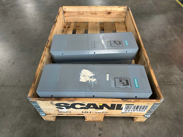 Siemens - 6se9523-0dg50 - frequentieregelaar 2x - afbeelding 1 van  3