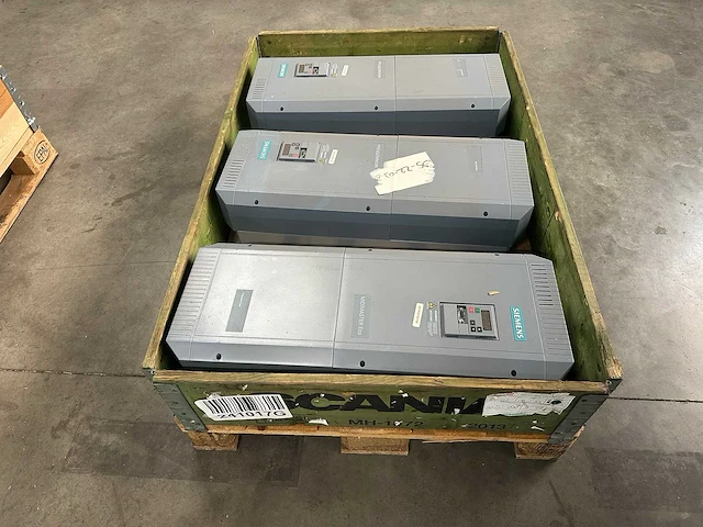Siemens - 6se9523-0dg50 - frequentieregelaars 3x - afbeelding 1 van  5