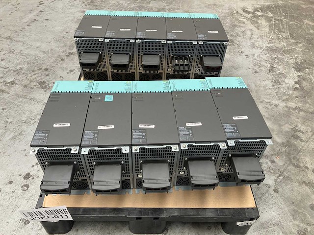 Siemens - 6sl3120-1te26-0aa1 - sinamics single motor module 10x - afbeelding 1 van  5