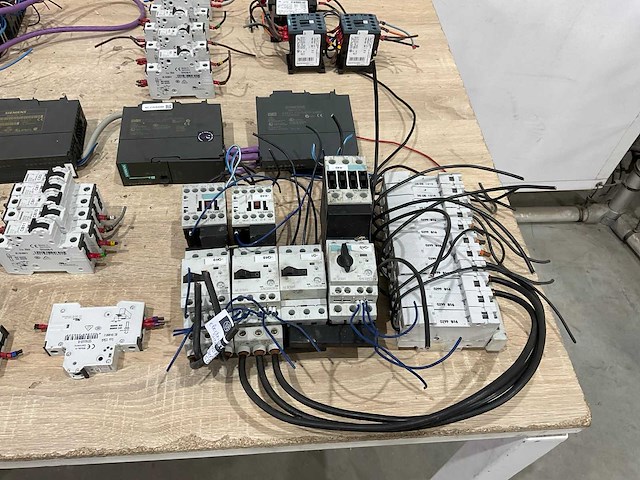Siemens - elektrische onderdelen - afbeelding 6 van  8