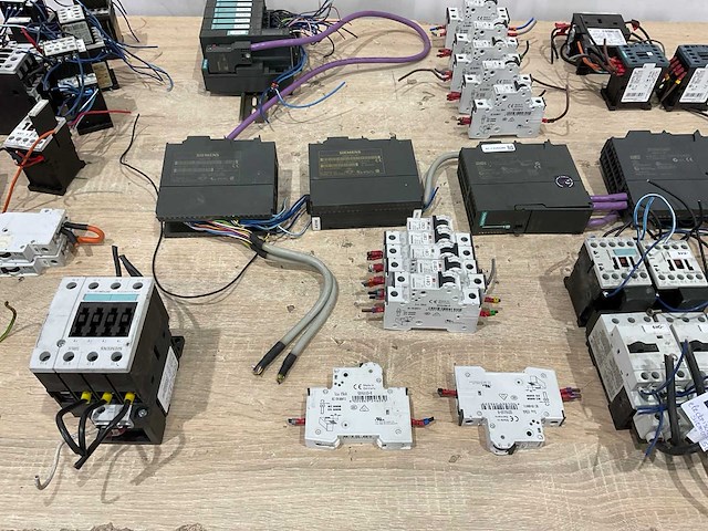 Siemens - elektrische onderdelen - afbeelding 7 van  8