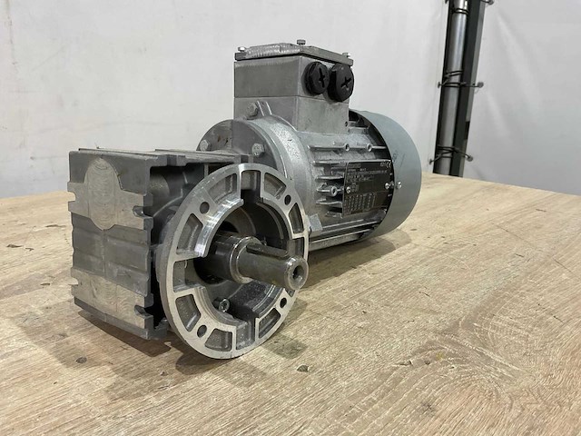 Siemens - ie2 - elektromotor - afbeelding 2 van  4