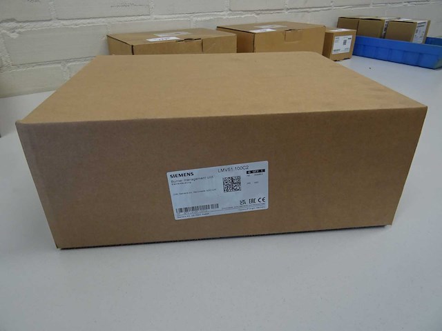 Siemens - lmv51.100c2 - burner management unit - afbeelding 1 van  2