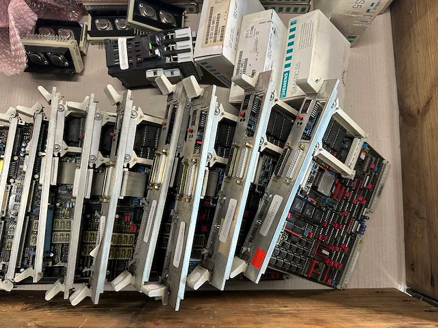 Siemens - partij elektronica: plc-modules, insteekkaarten en bedieningspanelen - afbeelding 6 van  9
