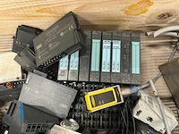 Siemens - partij industriële elektronica / plc-modules, sensoren en bedieningspanelen - afbeelding 5 van  7