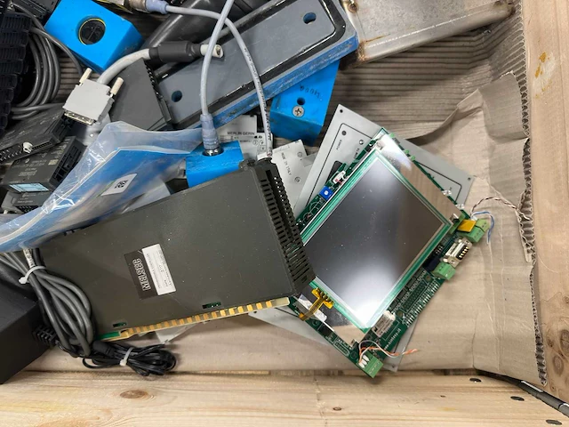 Siemens - partij industriële elektronica / plc-modules, sensoren en bedieningspanelen - afbeelding 6 van  7