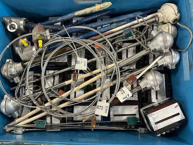Siemens - partij industriële meet- & besturingscomponenten: siemens simatic mp270, sensoren/thermokoppels, dehncube modules en voedingen - afbeelding 6 van  12