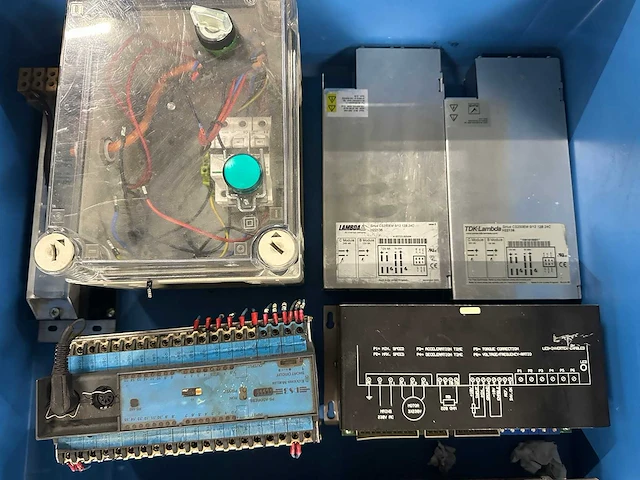 Siemens - partij industriële meet- & besturingscomponenten: siemens simatic mp270, sensoren/thermokoppels, dehncube modules en voedingen - afbeelding 9 van  12
