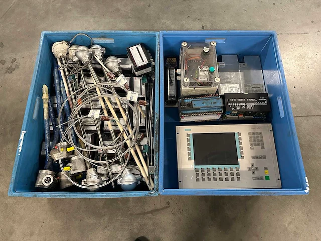 Siemens - partij industriële meet- & besturingscomponenten: siemens simatic mp270, sensoren/thermokoppels, dehncube modules en voedingen - afbeelding 4 van  12