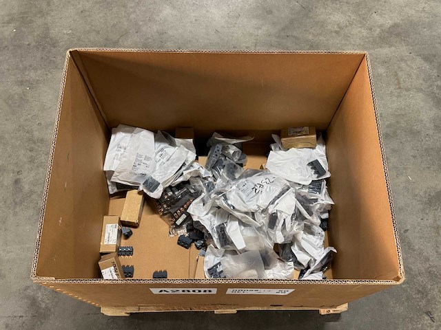 Siemens - partij schakelkastonderdelen - afbeelding 1 van  8