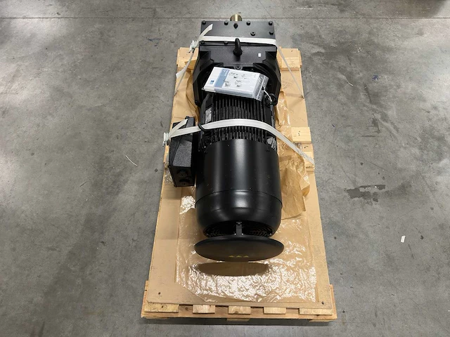 Siemens - simogear industriële motorreductor / gearmotor 22 kw 2kj3111-1kn21-9ak1 - afbeelding 6 van  6