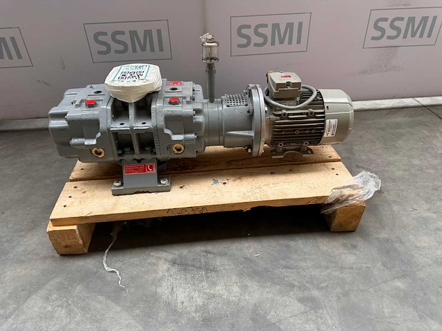 Siemens - vacuüm - olie-gesmeerd - pomp - afbeelding 1 van  9