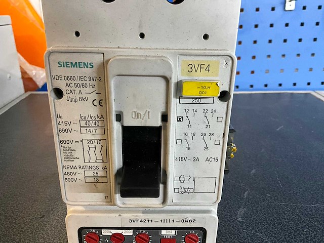Siemens 3vf4211 mccb 250a 3pole stroomonderbreker (6x) - afbeelding 5 van  5