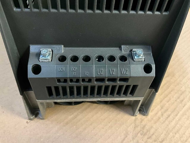 Siemens 6sl3224-0be24-0ua0 frequentieregelaar - afbeelding 4 van  5