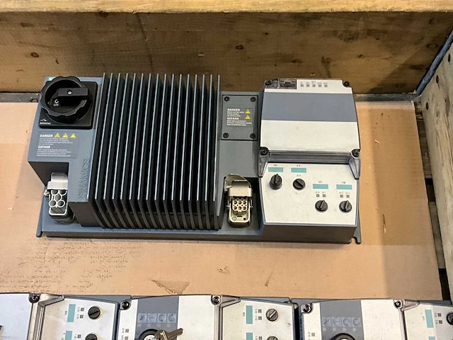 Siemens 6sl3511-1pe17-5am0 frequentieregelaar (4x) - afbeelding 6 van  6