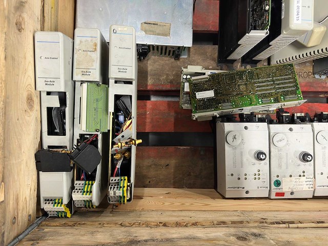 Siemens, allen-bradley, indramat - partij industriële elektronica & servocontrollers - afbeelding 2 van  6