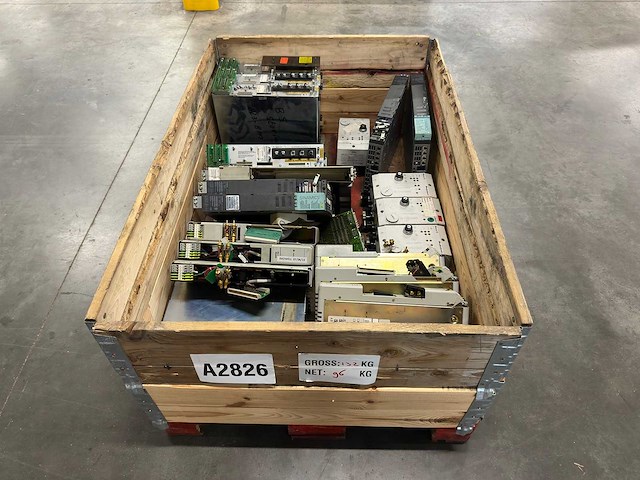 Siemens, allen-bradley, indramat - partij industriële elektronica & servocontrollers - afbeelding 1 van  13