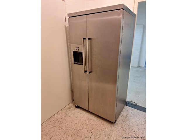 Siemens amerikaanse koelkast met ijs- en waterdispenser - ca. 74x91x182 cm - afbeelding 1 van  6