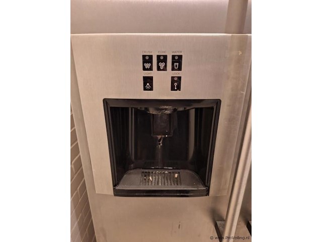 Siemens amerikaanse koelkast met ijs- en waterdispenser - afbeelding 2 van  6