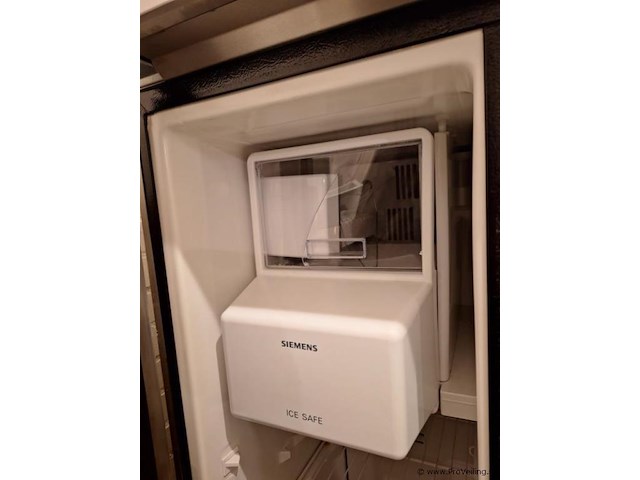 Siemens amerikaanse koelkast met ijs- en waterdispenser - afbeelding 4 van  6