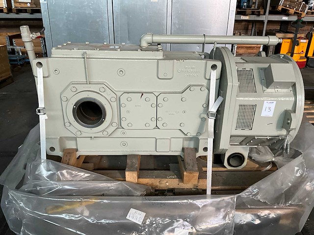 Siemens b4 dh 11 a aandrijf tandwielreductor kast - afbeelding 4 van  10