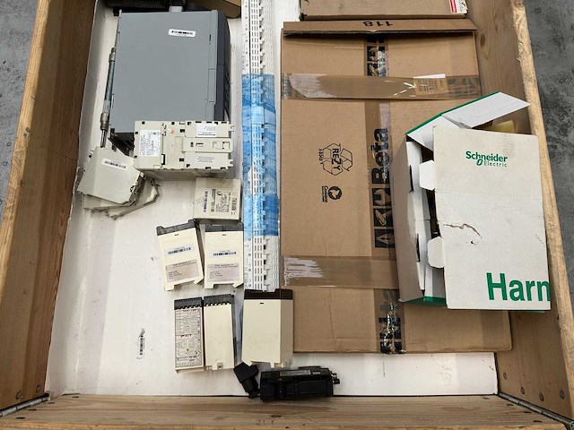 Siemens, danfoss, omron, schneider electric - partij industrieel elektronica - afbeelding 2 van  6
