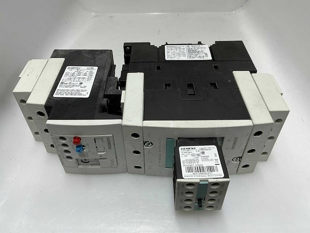 Siemens divers contactors en beveiligingschakelaars - afbeelding 4 van  12